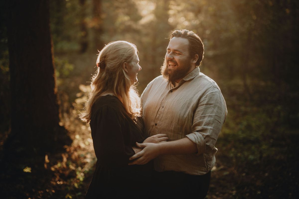 Michael en Rachel in het bos · Michael und Rachel im Wald